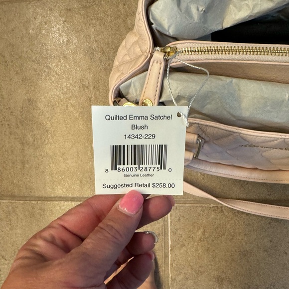 NWT Vera Bradley pink leather purse. - Picture 4 of 6